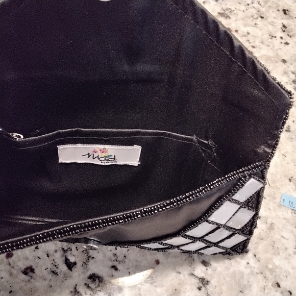 Mod by Design Black Bead and Mother of Pearl Square and Flower Envelope Clutch - Picture 6 of 7